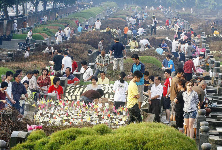 Remembering the dead: The Paya Terubong cemetery in Penang is packed over the weekend as the Chinese community pay tribute to their ancestors in conjunction with the Qing Ming festival (Chinese All Souls’ Day).