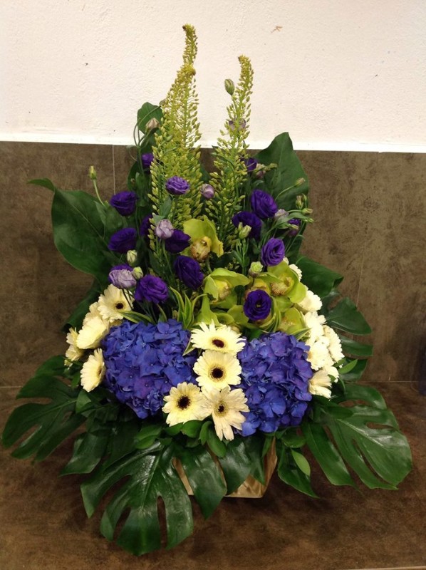 Basket-floral-arrangement-2