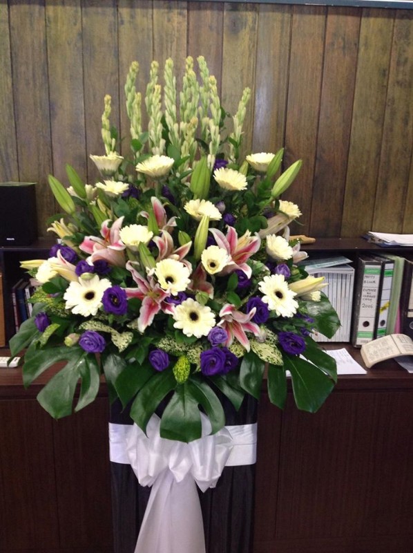 Condolences-floral-arrangement-5