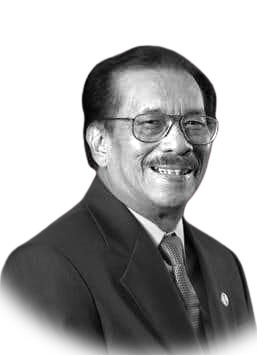 ALLAHYARHAM TAN SRI DR. NIK HUSSAIN BIN ABDUL RAHMAN